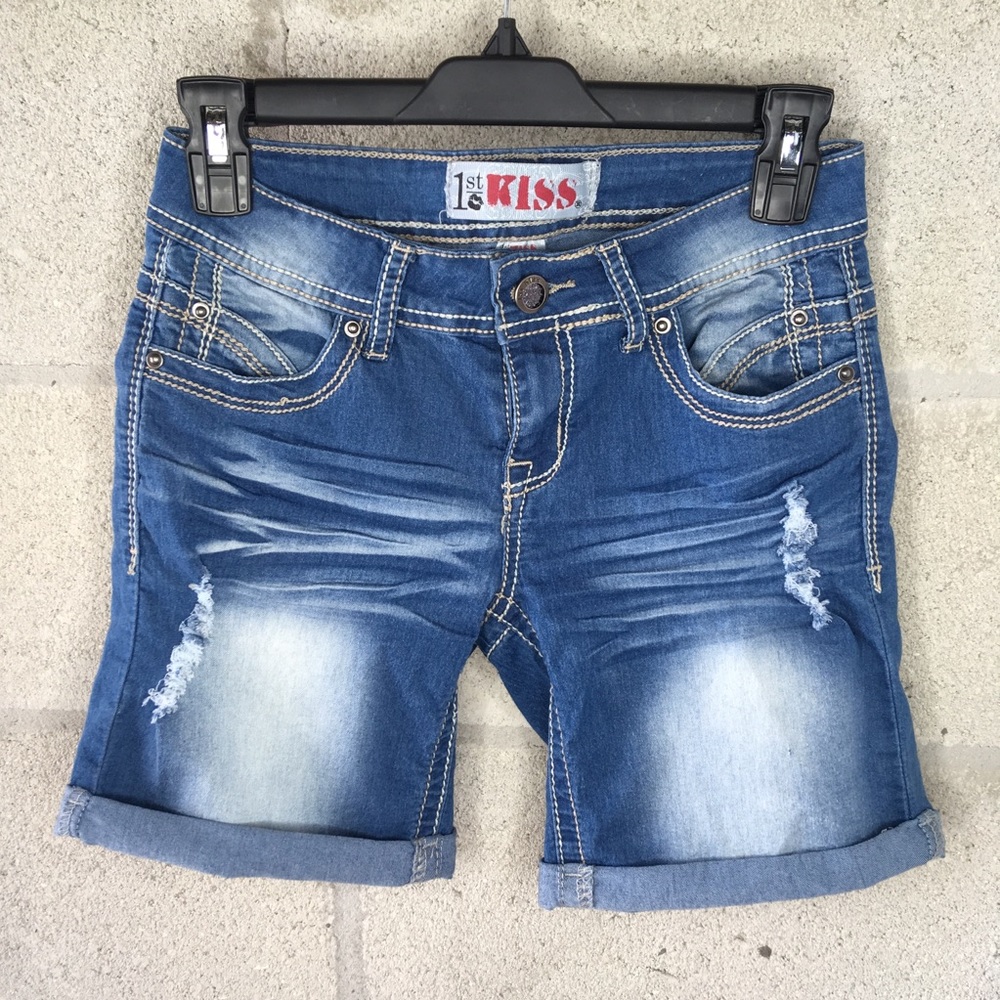 NWOT! 1st Kiss Jean Shorts